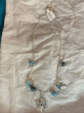 VIVA BEADS Silver Tree of life with blue accents..Blue Brook
Hand made beads…